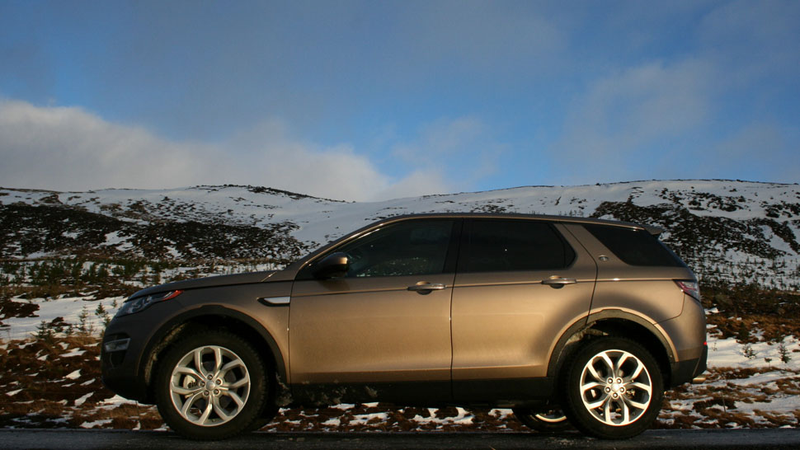 Illustration for article titled 2015 Land Rover Discovery Sport: Do They Have Soccer Practice On Hoth?